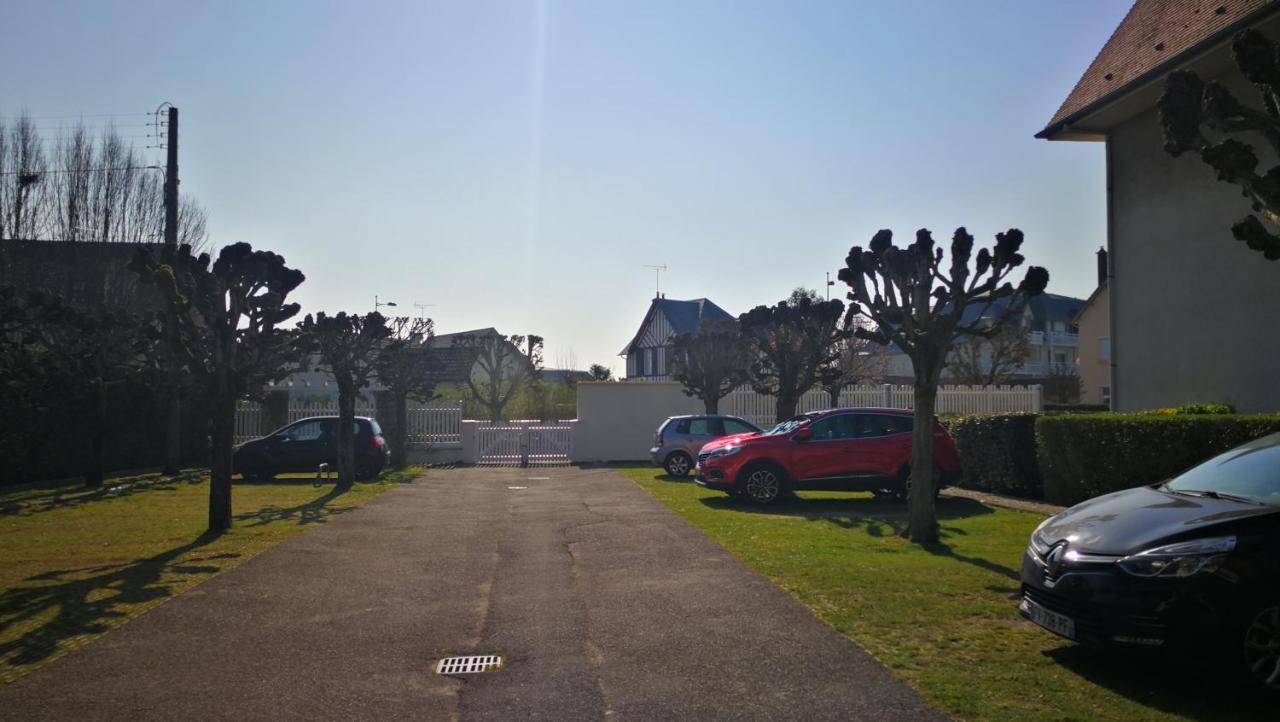 Charmant 2 Pieces A 5 Mn A Pied De La Mer Cabourg Exterior photo
